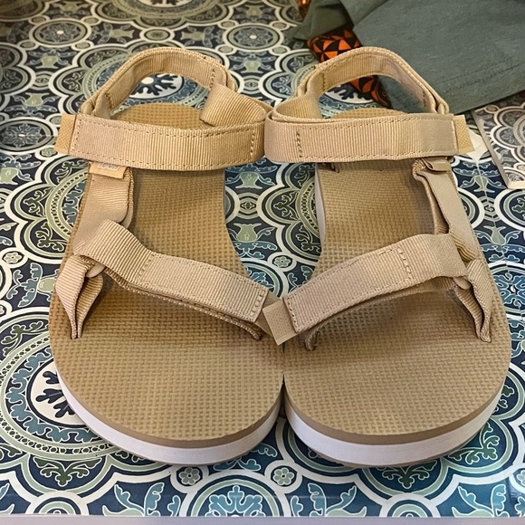 Teva Shoes - Woman’s Teva sandal size 8 beige